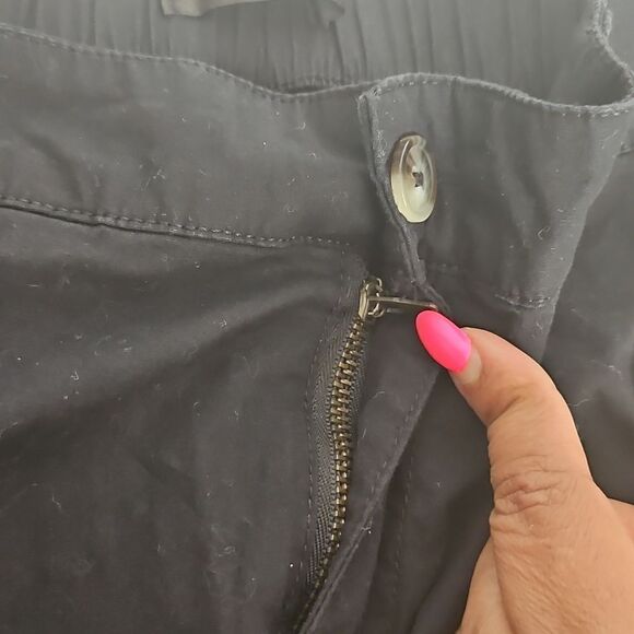 Women's Black Cargo Capri Cotton Pants - Picture 5 of 16